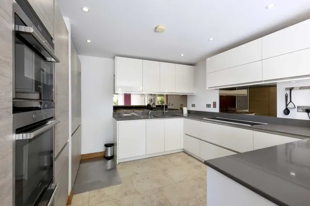 Highlands Road, Seer Green, HP9, photo 3