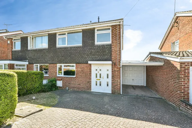 Gainsborough Avenue, Royal Wootton Bassett, SN4, photo 1