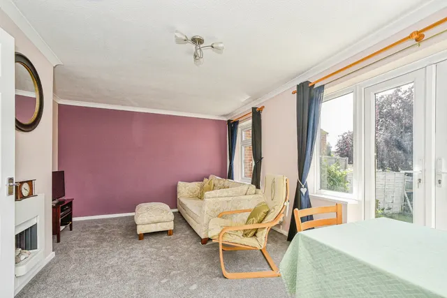 Gainsborough Avenue, Royal Wootton Bassett, SN4, photo 2