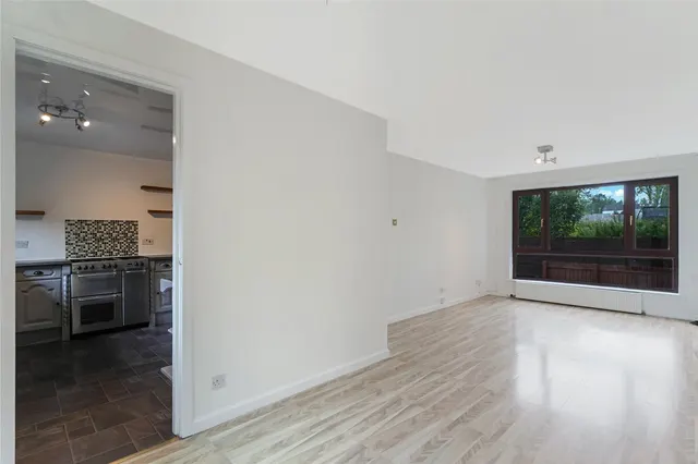 Photo 2 — Mossywood Road, Cumbernauld, Glasgow, North Lanarkshire, G68