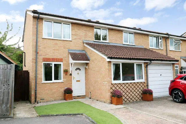 Ranyard Close, Chessington, KT9, photo 1