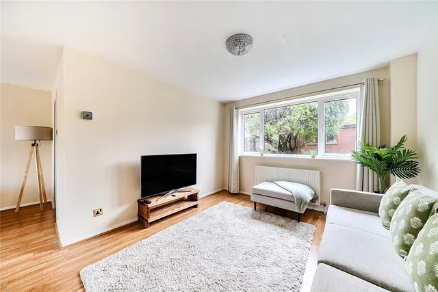 Ranyard Close, Chessington, KT9, photo 2
