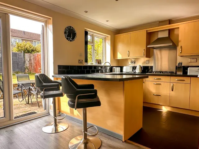 St. Ives Close, Nailsea, BS48, photo 2