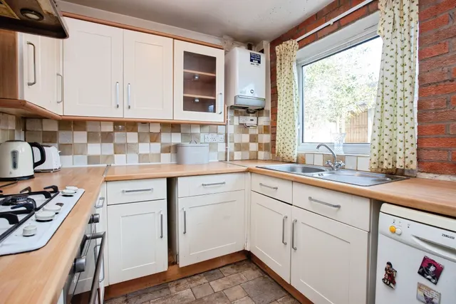 Normanton Avenue, Alfreton, DE55, photo 2