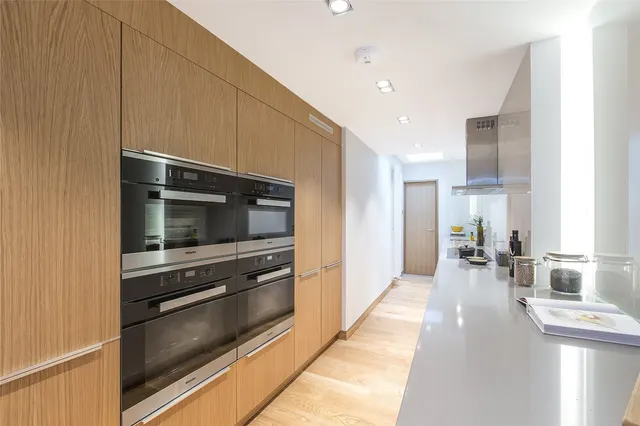 Grosvenor Road, London, SW1V, photo 3