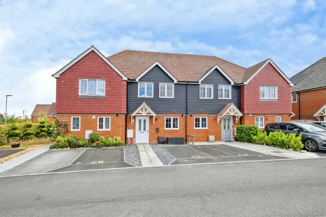 Burden Drive, Bishopdown, Salisbury, photo 1