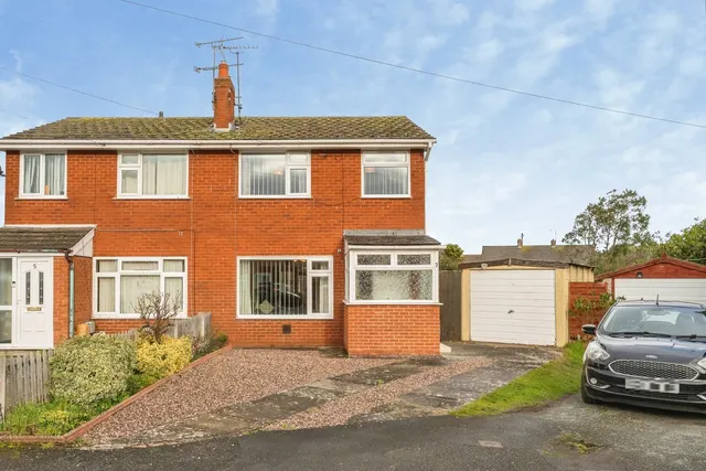 Coventry Grove, Prestatyn, LL19, photo 1