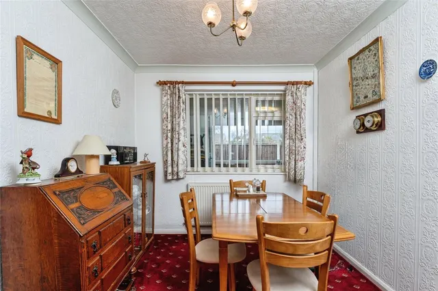 Coventry Grove, Prestatyn, LL19, photo 3