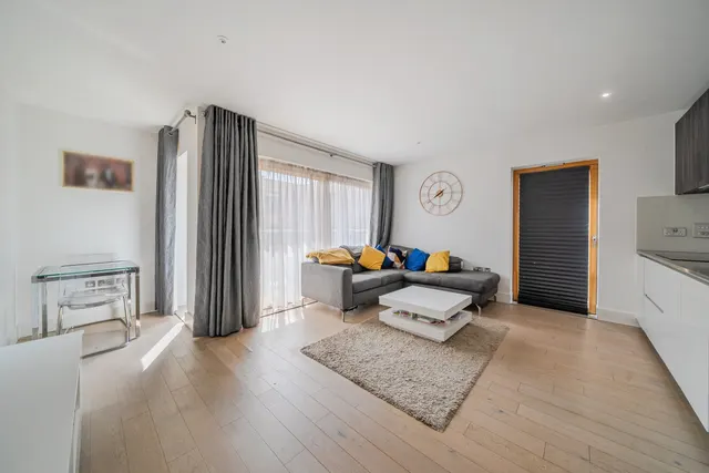Vinery Way, Hammersmith, London, W6, photo 1