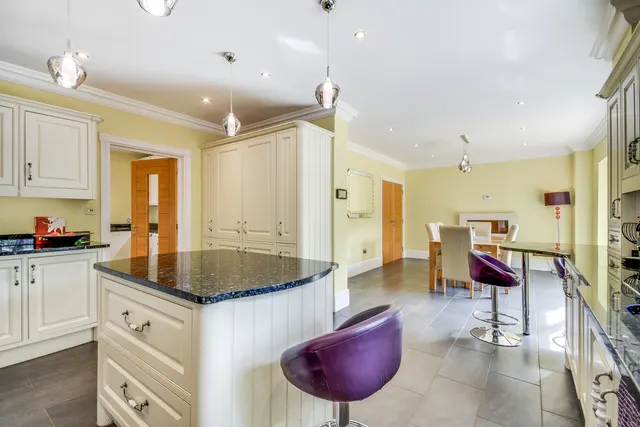 Photo 2 — 7 Bristowe Avenue, Great Baddow, Chelmsford, Essex, CM2 7JJ