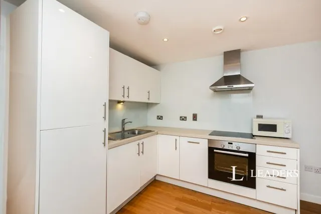 Church Street East, Woking, GU21, photo 2