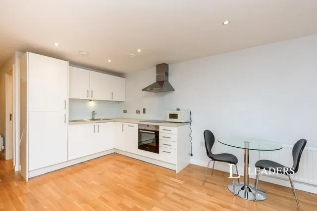 Church Street East, Woking, GU21, photo 3