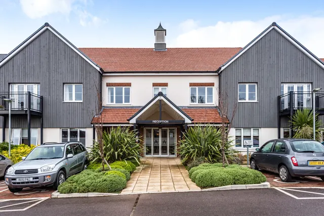 Eaves Court The Retreat, Princes Risborough, HP27, photo 1
