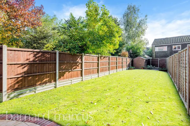 Albury Road, Merstham, Redhill, photo 1