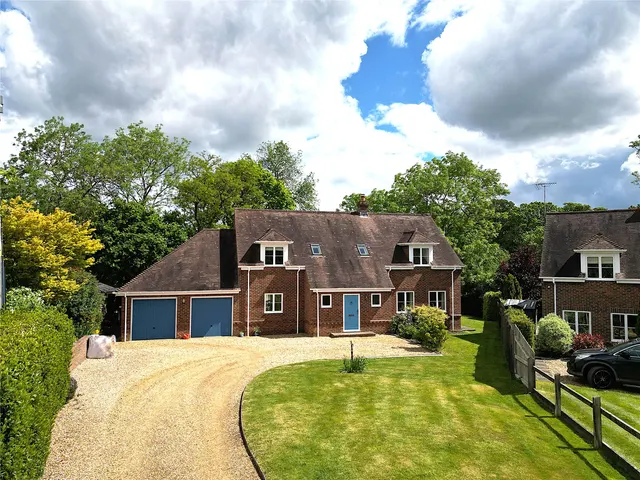 Quavey Road, Redlynch, Salisbury, Wiltshire, SP5 2HL, photo 1