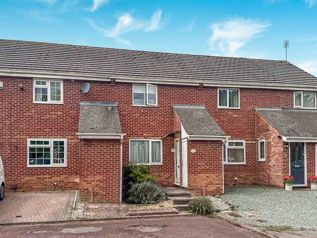 Foxglove Close, Abbeymead, GL4, photo 1