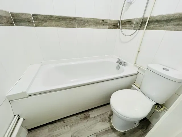 Hendre Ebbw Vale, NP23, photo 3