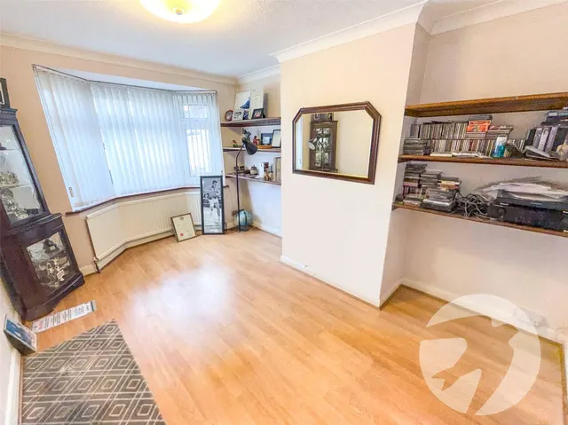 Castlewood Drive, SE9, photo 3