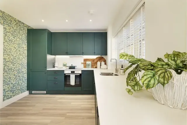 Headley Chase, Epsom, KT18, photo 2