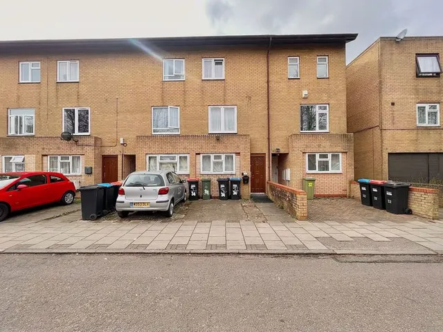 Mullion Place Fishermead, Milton Keynes MK6 2DX, photo 1