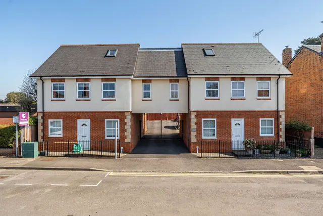 The Grove, Twyford, RG10, photo 1