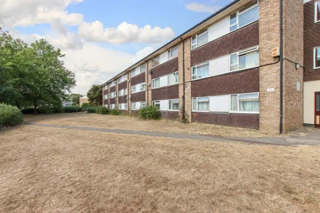 Waveney, Hemel Hempstead, Hertfordshire, HP2 6DJ, photo 1