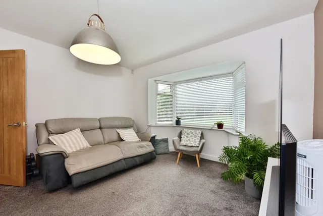 Masefield Road, Sheffield, S13, photo 3