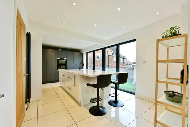 Masefield Road, Sheffield, S13, photo 2