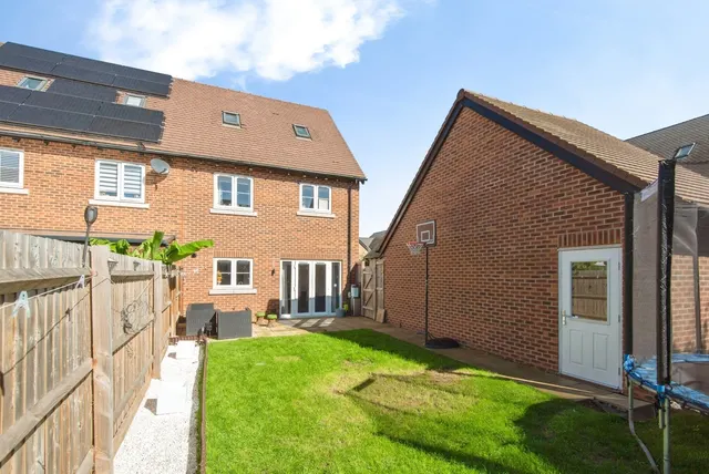 Photo 2 — Viney Corner, Arlesey, Bedfordshire, SG15