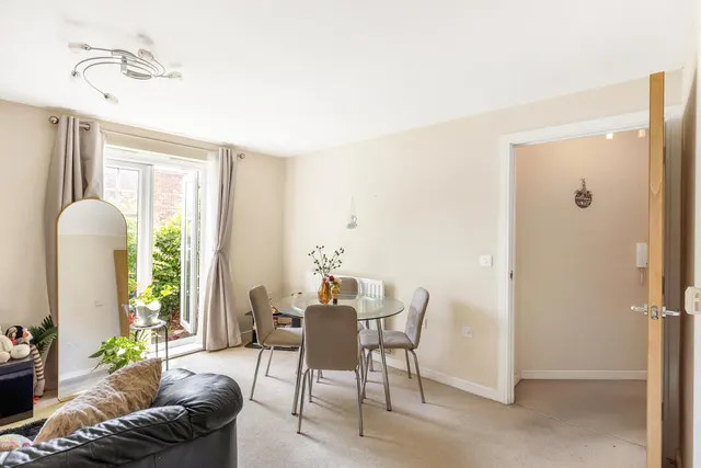 Morden, SM4, photo 3