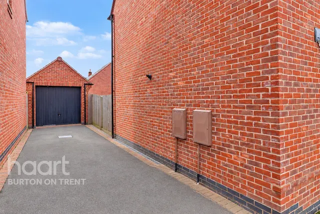 Galloway Road, Burton-On-Trent, DE15, photo 2