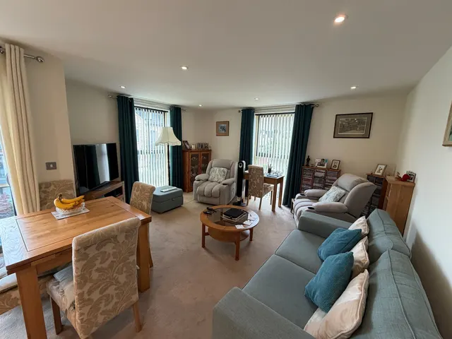 Fountain Way, Salisbury, SP2, photo 3