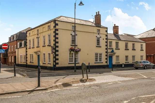 Nags Head Court, Devizes, SN10, photo 1