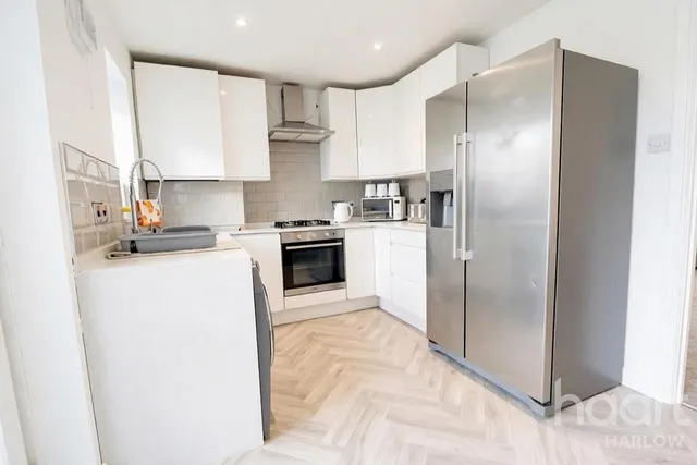 Challinor, Harlow, CM17, photo 3