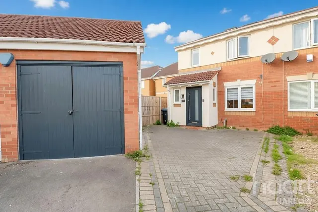 Challinor, Harlow, CM17, photo 1