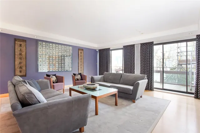 Photo 2 — Grosvenor Road, London, SW1V