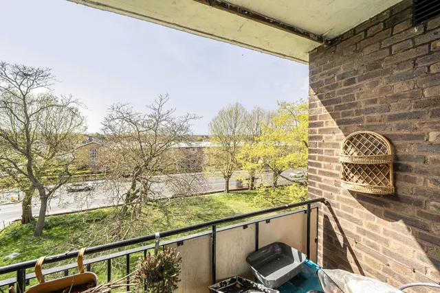 Photo 2 — Bromley Road, SE6