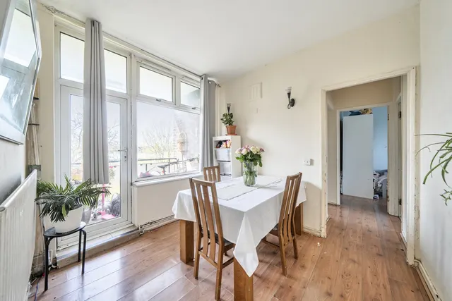 Bromley Road, SE6, photo 1