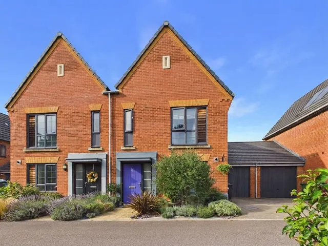 Badger Place, Bordon, GU35, photo 1