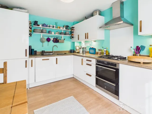 Badger Place, Bordon, GU35, photo 2