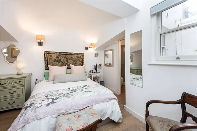 The Old Post House, Churton Place, London, SW1V, photo 1