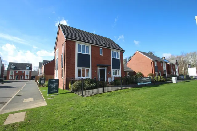The Colleywell, Blythe Fields, ST11, photo 1