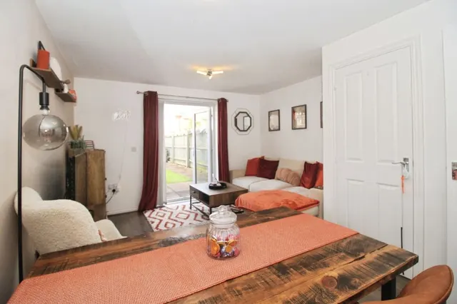 Photo 2 — Sansome Drive, Hinckley, Leicestershire, LE10