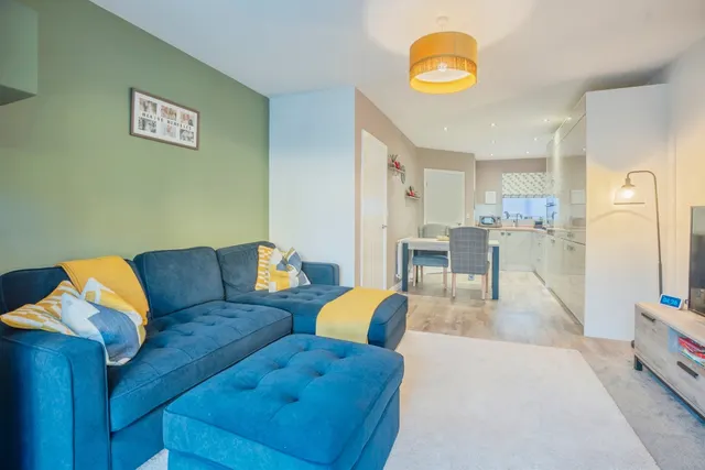 Samuel Fox Avenue, Deepcar, S36, photo 2