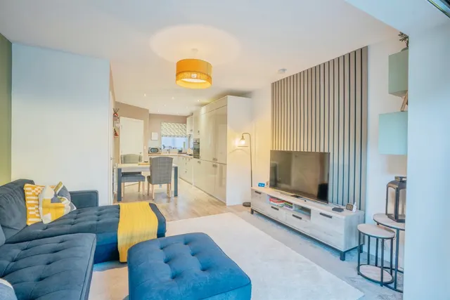 Samuel Fox Avenue, Deepcar, S36, photo 3