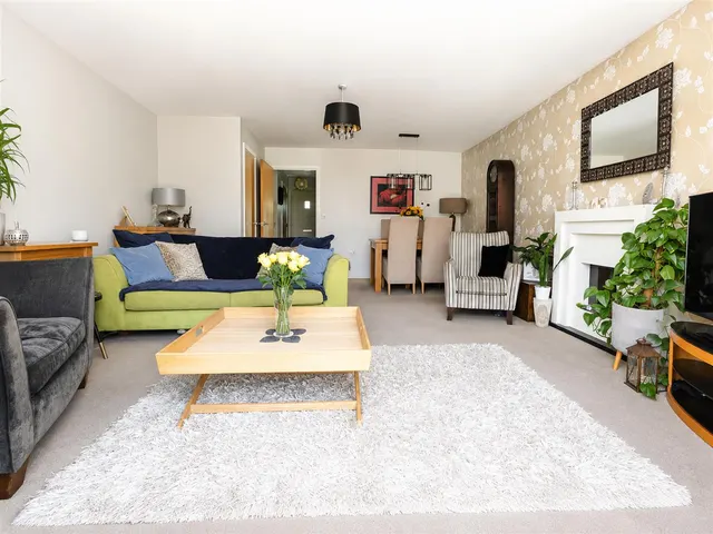Photo 3 — Baxendale Way, Uckfield, TN22 5GB
