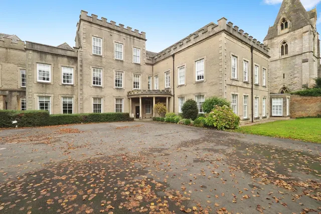 Manor House, Mansfield, NG19, photo 1