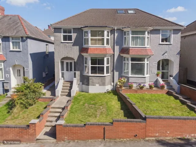 Cefn Coed Crescent, Cockett, Swansea, SA2, photo 1