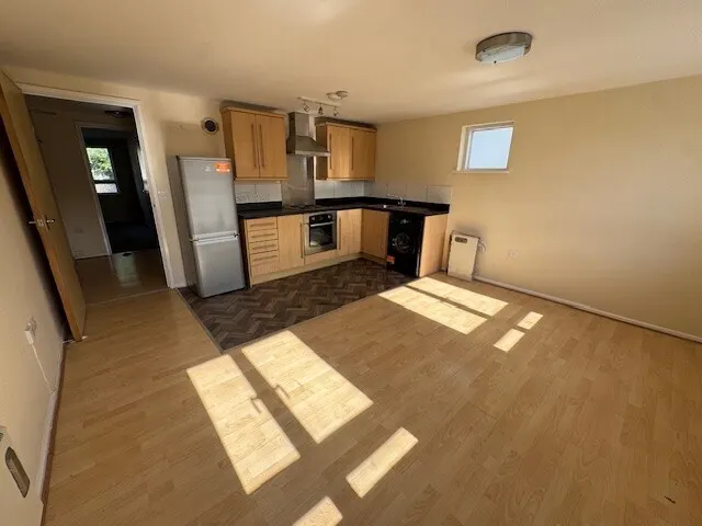 Avonmouth Road, Avonmouth, BS11, photo 2
