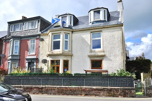 3 bedroom flat — 15B Gogo Street, Largs, KA30 8BU
